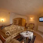 Arif Cave Otel 2*