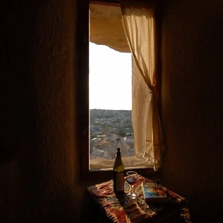 Hotel Arif Cave