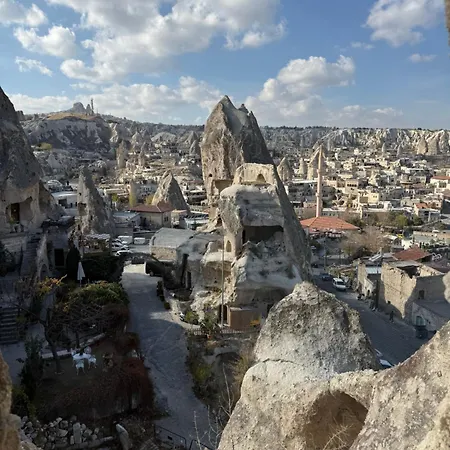 奥利弗洞穴酒店 2* 格雷梅