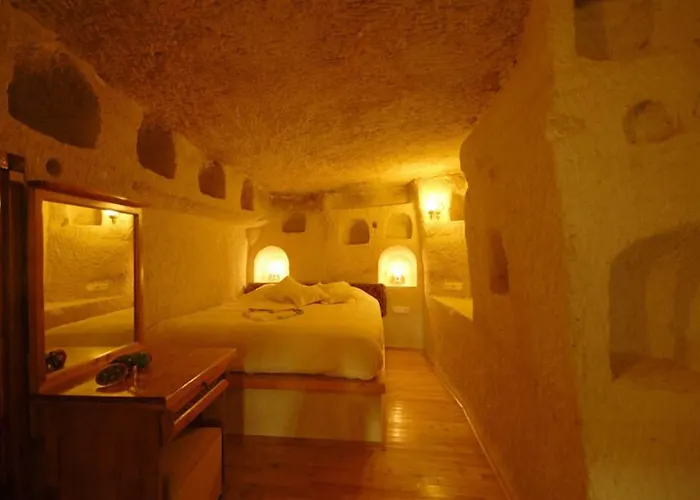 Arif Cave Hotel 2*
